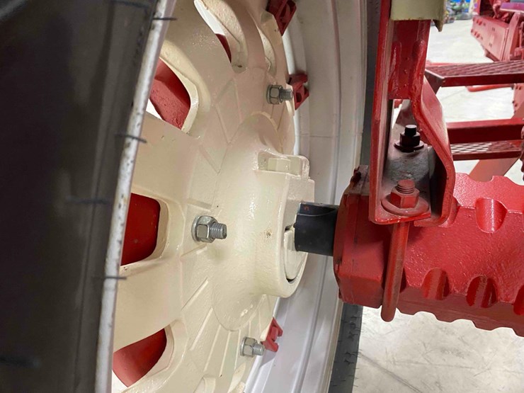 farmall-1206-open-station-restored-image-35