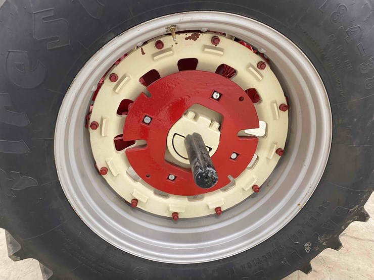 farmall-1206-open-station-restored-image-27