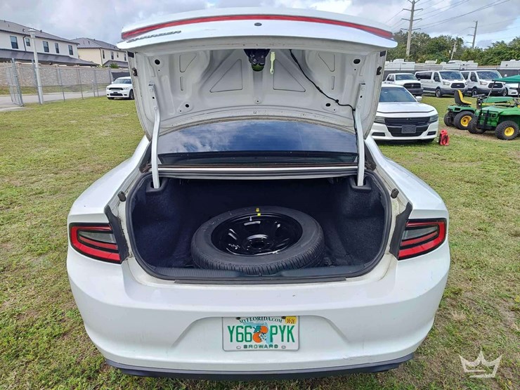 2017-dodge-charger-sedan-image-37