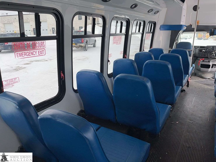 2009-ford-e-series-s/a-24-passenger-bus-image-36