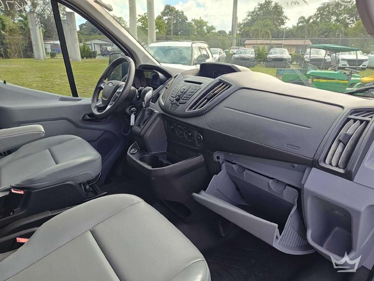 2018-ford-transit-image-24