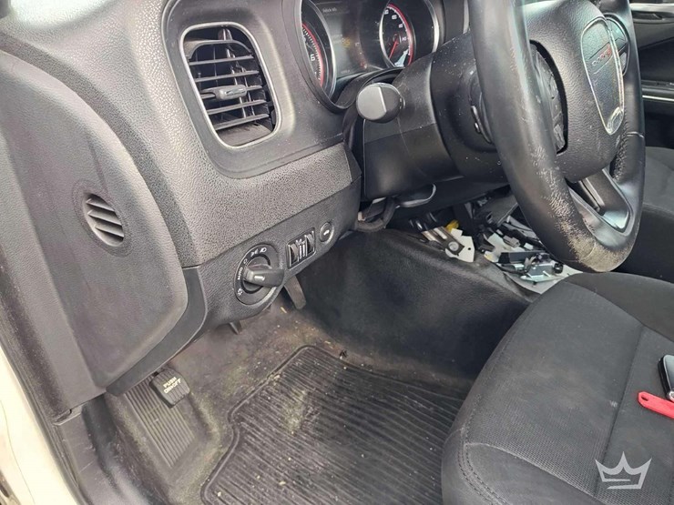 2017-dodge-charger-sedan-image-19