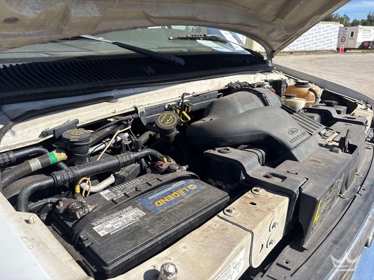 2004-ford-e450-image-21