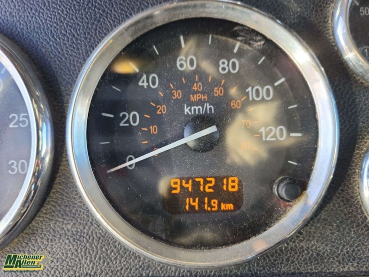 2013-peterbilt-388-image-28