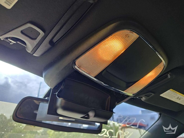 2015-dodge-charger-sedan-image-32