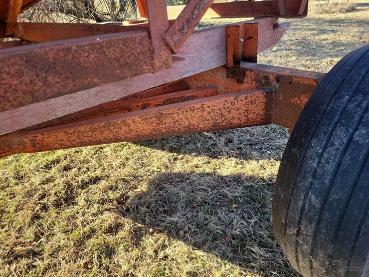 mccurdy-hopper-wagon-w/farmers-pride-running-gear-image-18