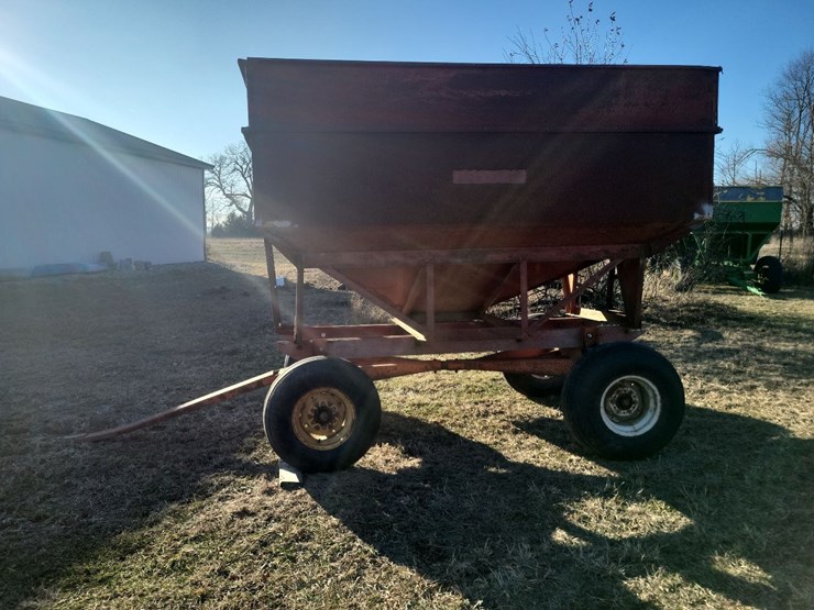 mccurdy-hopper-wagon-w/farmers-pride-running-gear-image-6