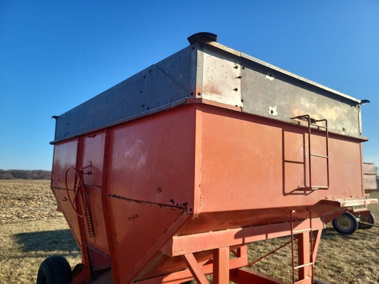 hopper-wagon-w/westendorf-running-gear-image-33