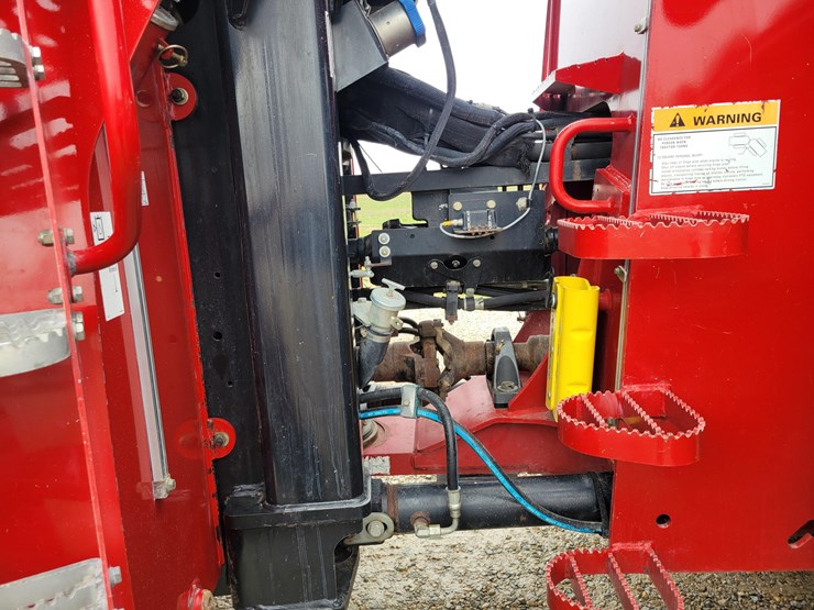 2014-case-ih-400-image-4