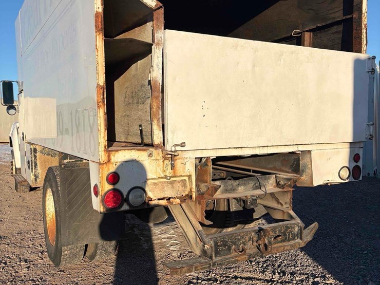 2007-ford-f750-xl-image-4