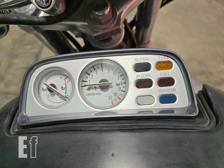 2001-yamaha-xt225-image-11