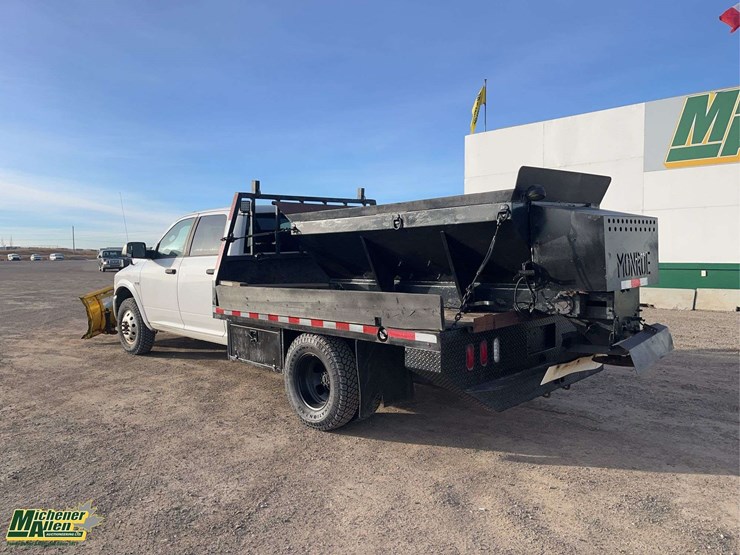 2012-dodge-3500-image-3