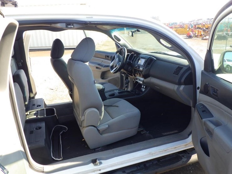 2013-toyota-tacoma-image-6