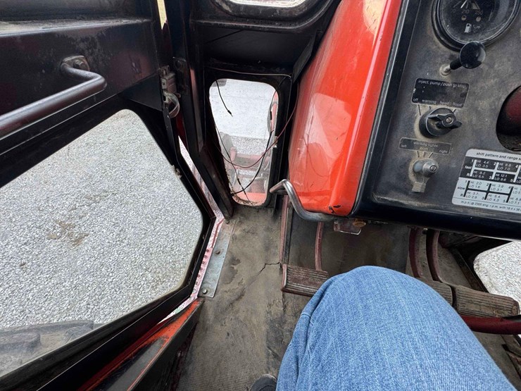 1973-allis-chalmers-7050-tractor-image-42