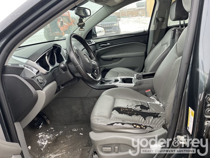 cadillac-srx-image-15