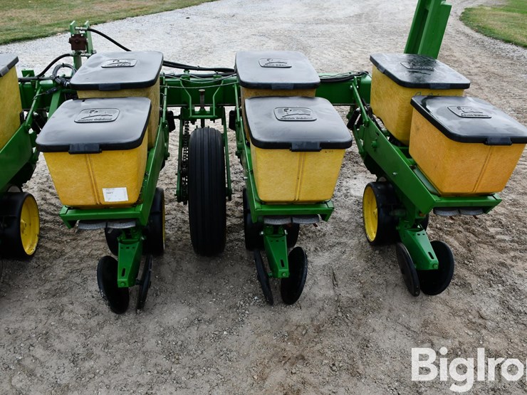 john-deere-6r30-planter-image-20