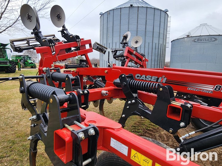 2022-case-ih-2022-image-17