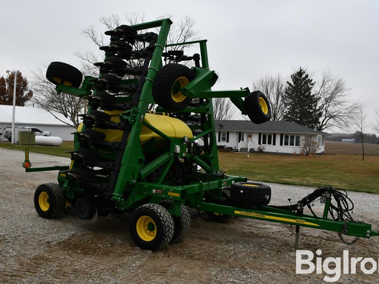 2015-john-deere-35-image-3