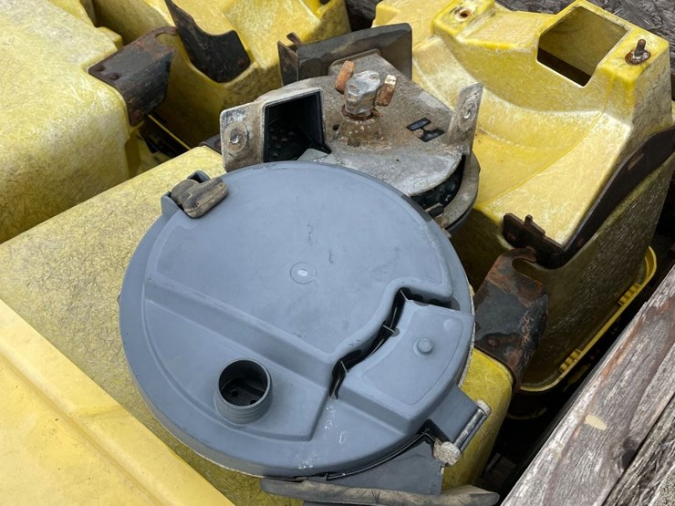 john-deere-planter-seed-boxes-image-3