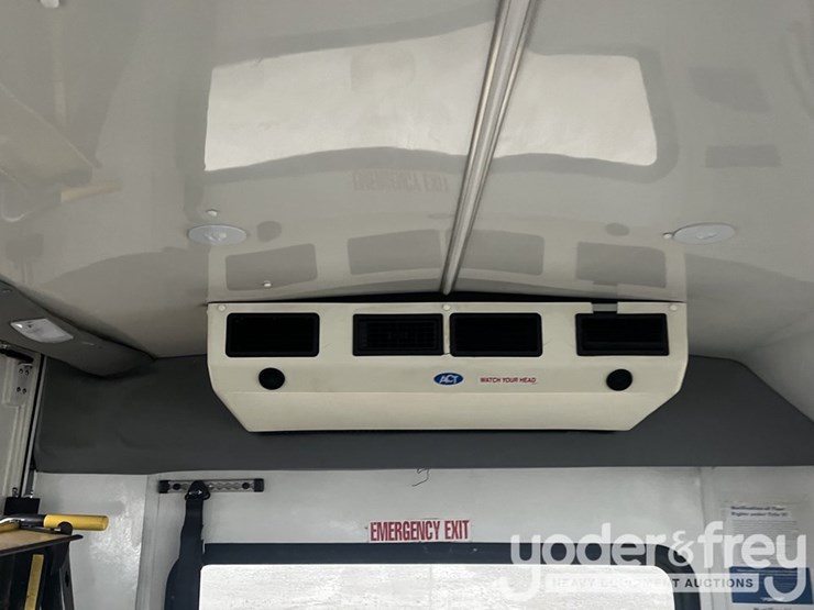 2014-ford-e450-image-26