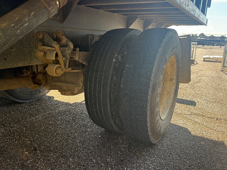 2018-international-durastar-4400-image-25