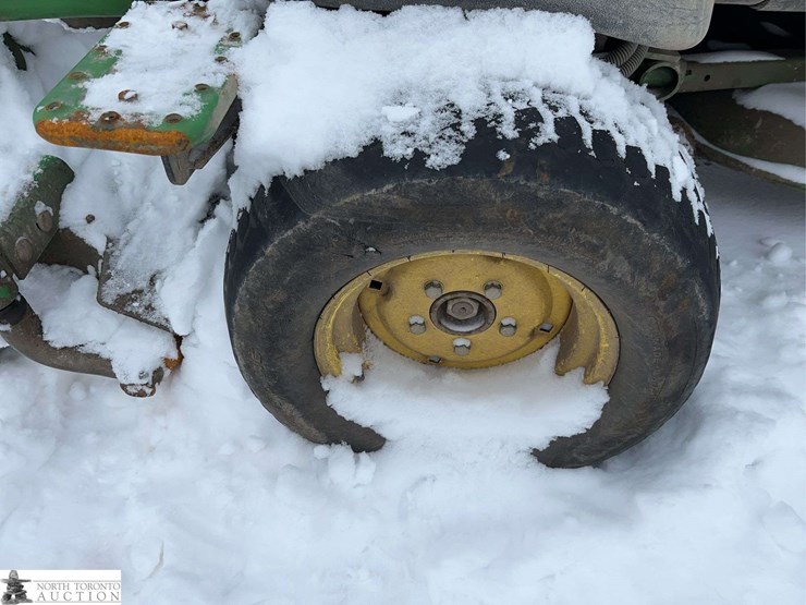 2013-john-deere-7400-image-16