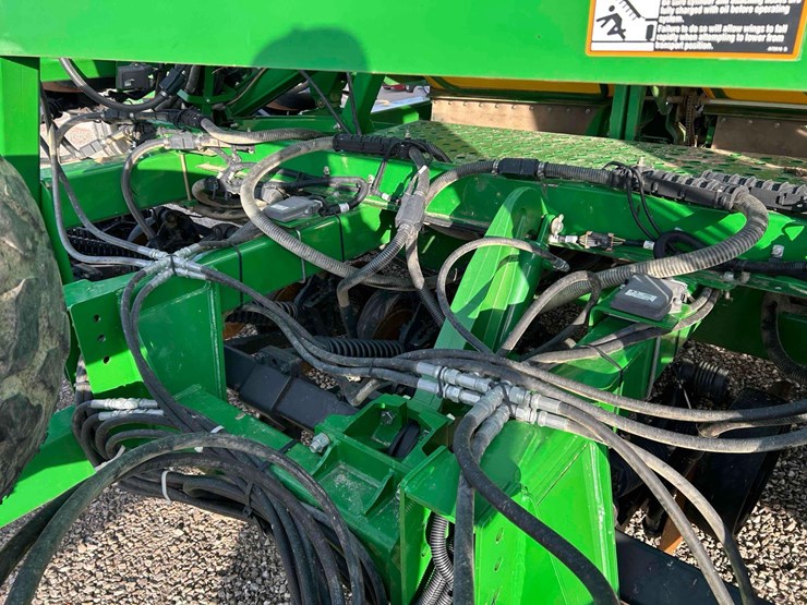 2013-john-deere-1990ccs-image-44