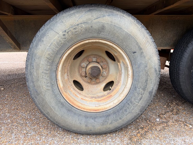 #7735-•-pj-gn-trailer-w/-3000gal-water-tank-&-pump-image-11