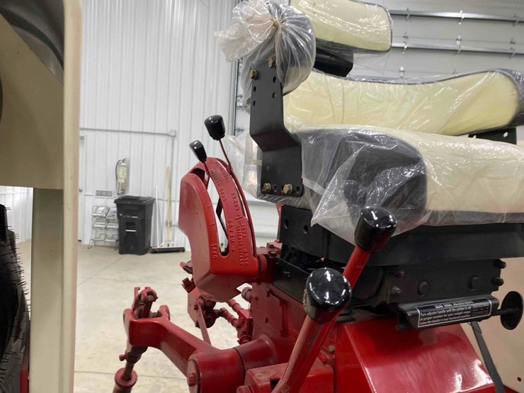 farmall-1206-open-station-restored-image-25