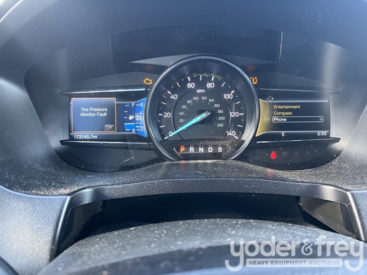 2016-ford-explorer-xlt-image-24