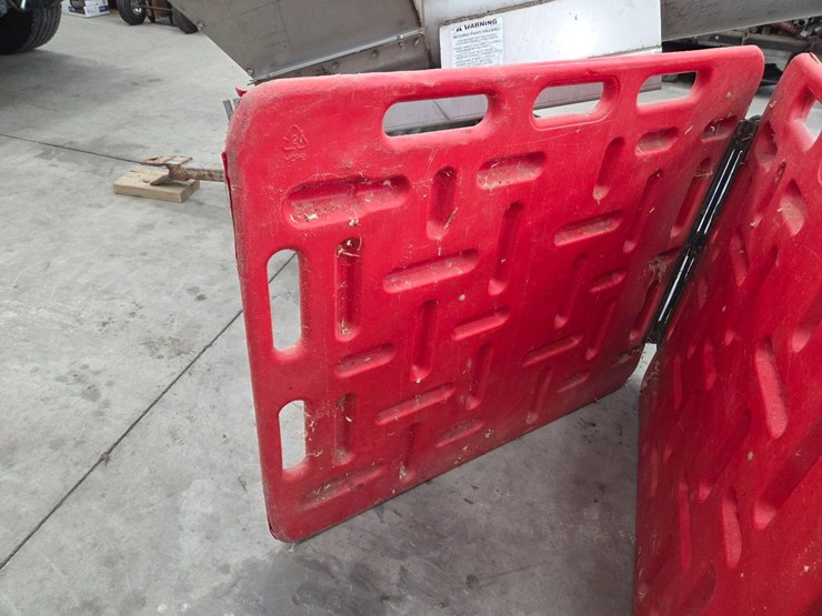 kane-double-poly-hog-hurdle-image-3