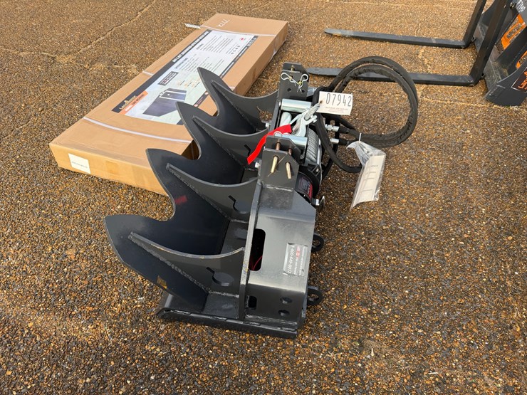 #7942-•-skid-steer-hyd-winch-image-1