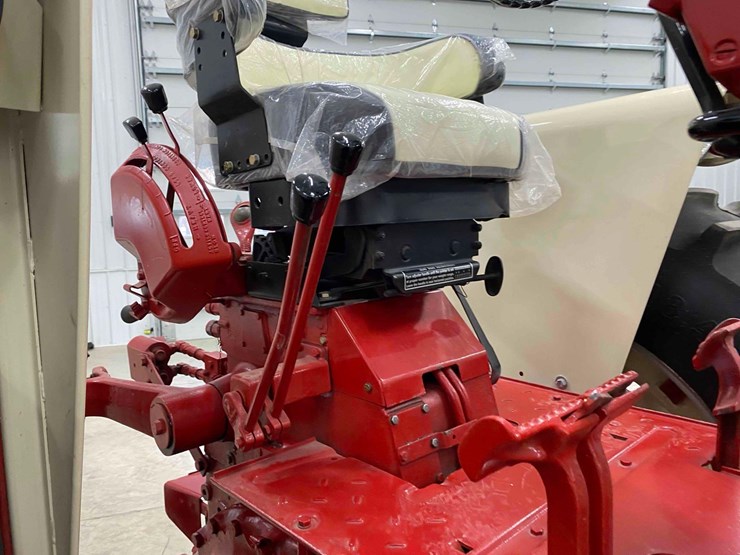 farmall-1206-open-station-restored-image-23