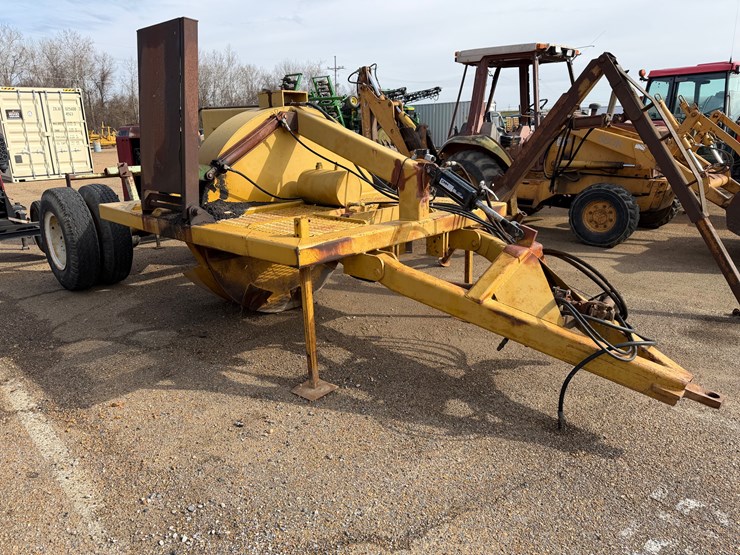 #7777-•-pull-type-ditcher-image-2