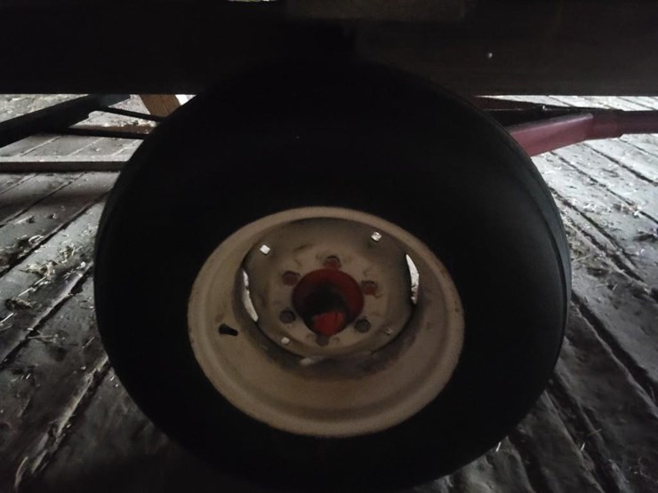 meyer-kicker-wagon-w/unverferth-rge10-running-gear---tag-#1113-image-27