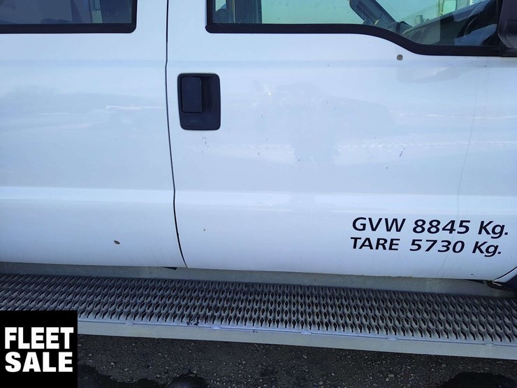 2009-ford-f550-image-33