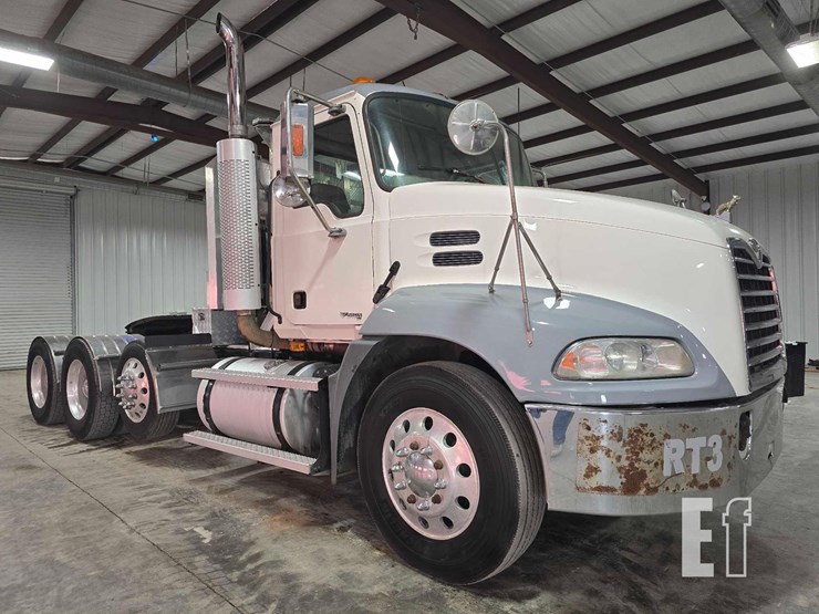 2005-mack-vision-cxn613-image-3