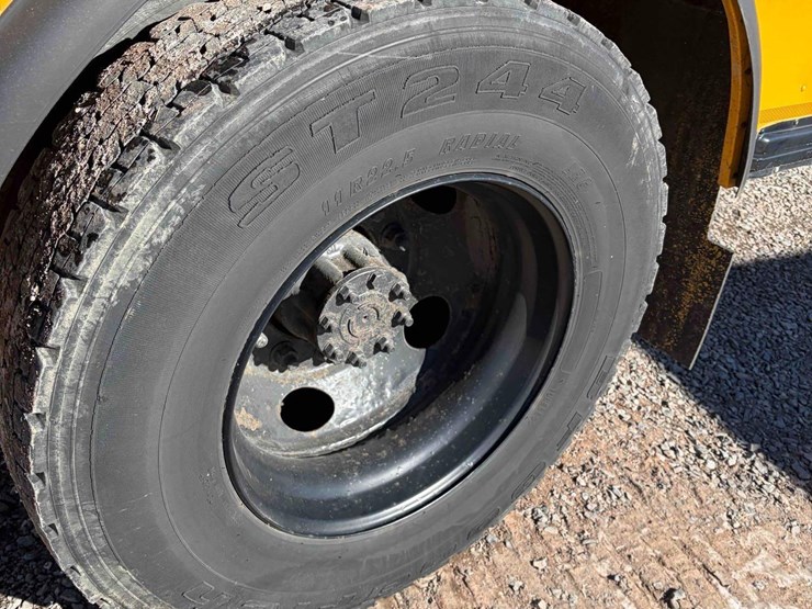 2011-international-school-bus-image-7