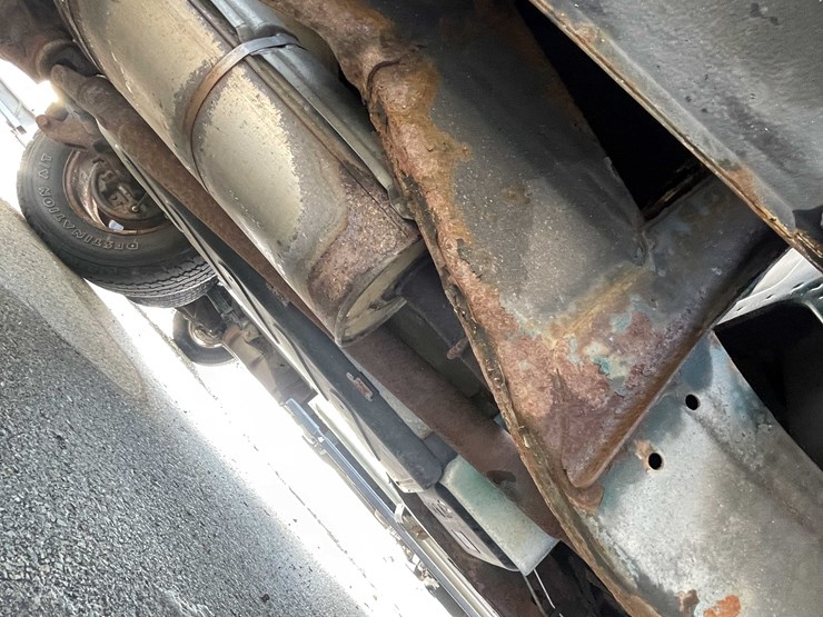 2011-chevrolet-1500-image-26