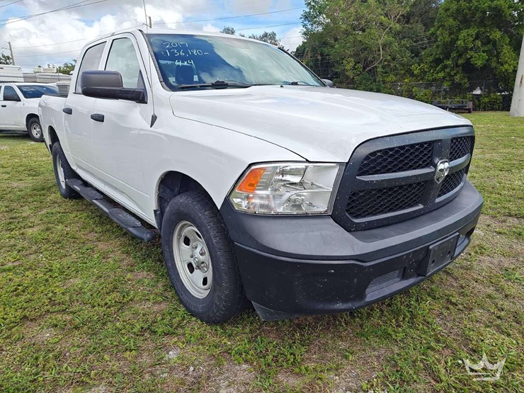 2017-dodge-1500-image-2