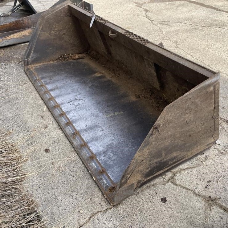 Universal Attach 7' Bucket