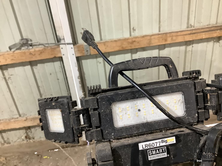 smart-electrician-work-light-image-6