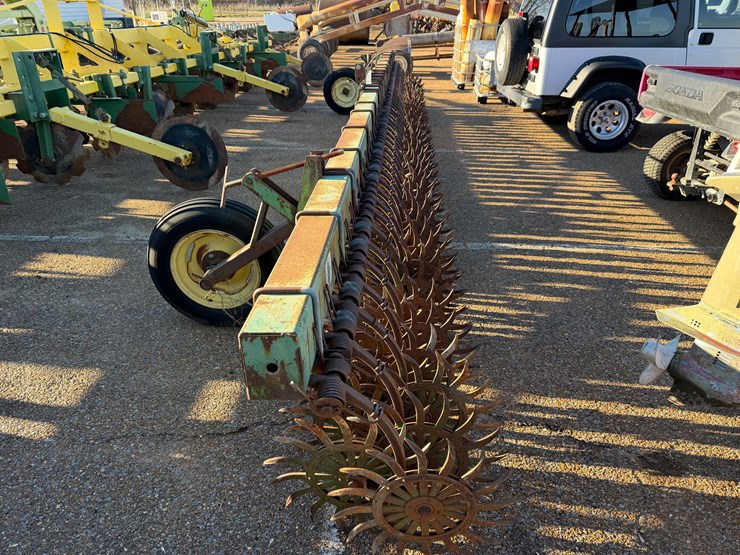 john-deere-400-image-1