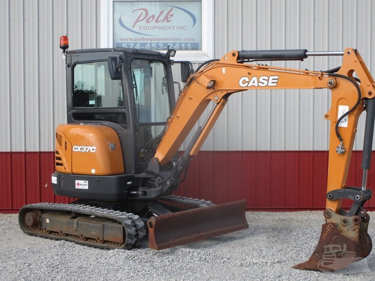 2019-case-cx37c-image-1