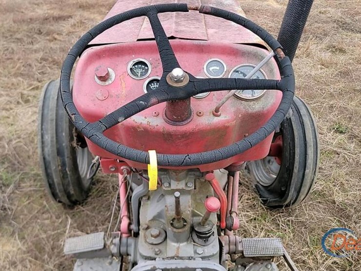 massey-ferguson-135-image-9