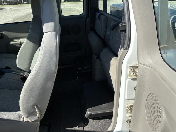 2008-chevrolet-colorado-image-11