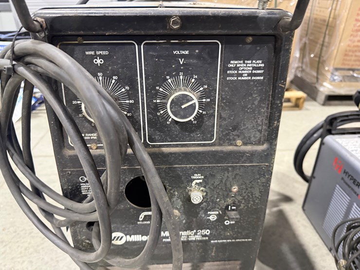 #5329-•-miller-millermatic-250-wire-welder-ke634461-image-6