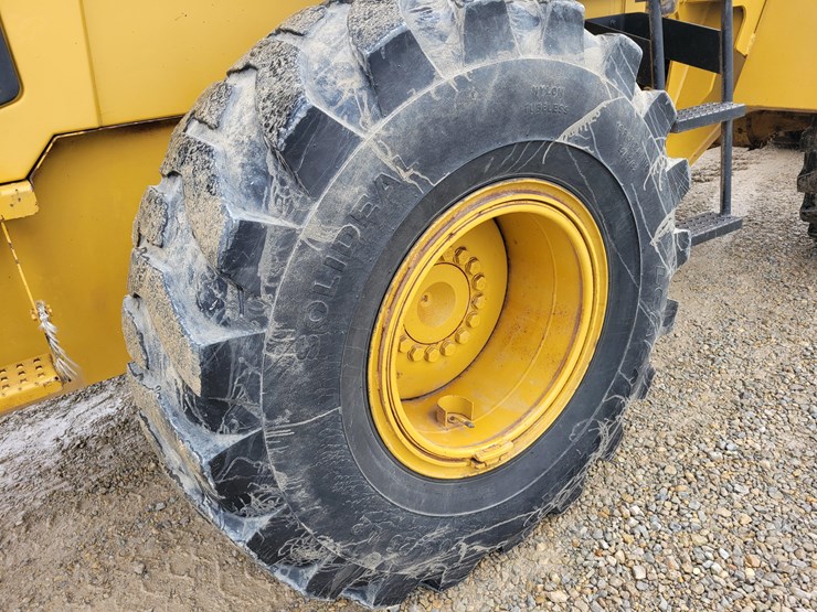 2004-caterpillar-938g-image-13