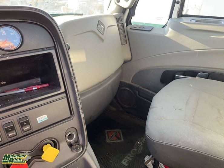 2017-international-prostar-image-19