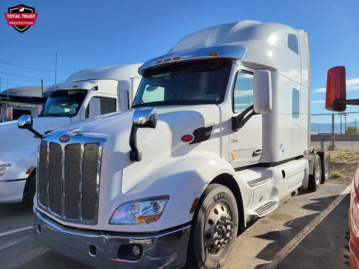 2022-peterbilt-579-image-1
